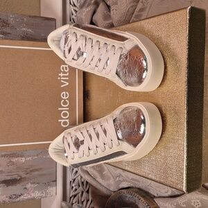 Dolce Vita - Zayn Leather Sneaker in Metallic Silver